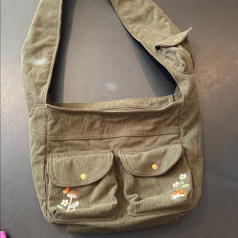 Stylish Green Corduroy Shoulder Bag - Picture 2 of 5